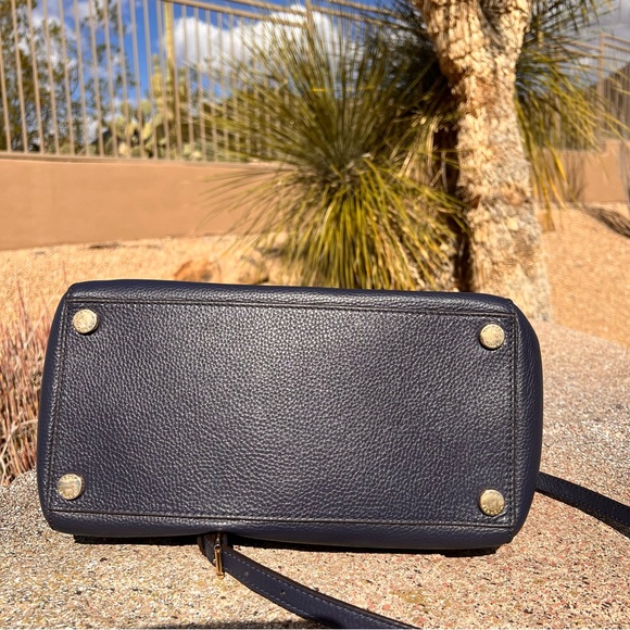 Michael Kors Womens Leather Purse Navy Beautiful Condition Zipper Closure - Picture 5 of 13